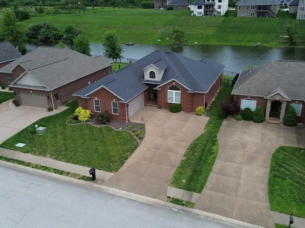 5820 Waterstone Dr, Newburgh, IN 47630