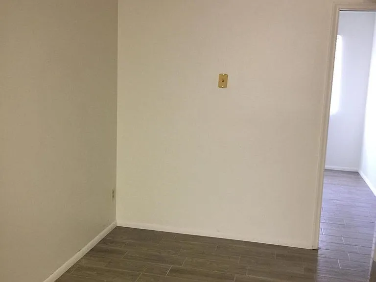 3945 W Mission Ln — Photo 7