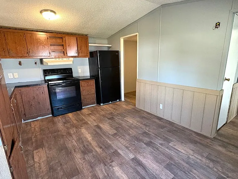 165 Barbara Rd — Photo 3