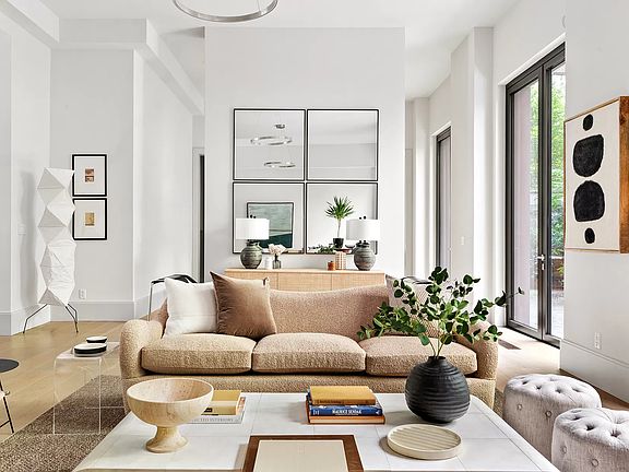 4th image of 17 Jane St #11JANE