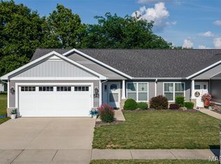 5 Willow Ln UNIT B, Highland, IL 62249