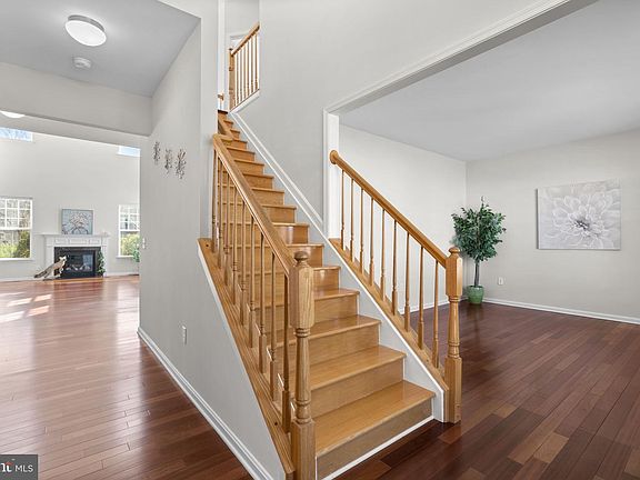 5th image of 1413 Della Way