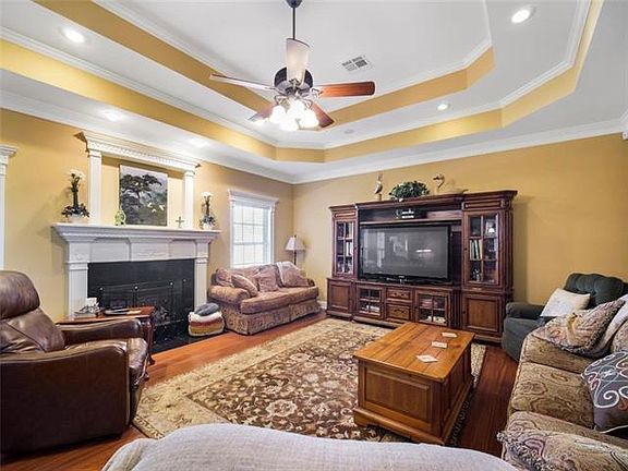 4th image of 1810 Louis Cir