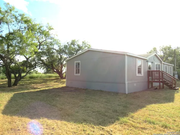 1008 SANCHES AVE, Pleasanton, TX 78064