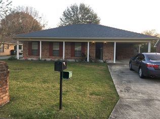 202 Honeysuckle Dr, Schriever, LA 70395