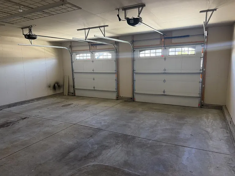 807 Bitterbrush St — Photo 8