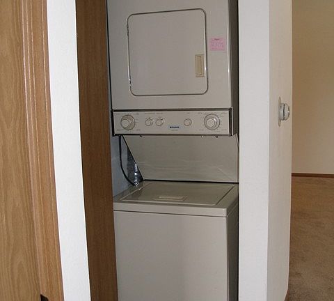 301-315 O'Neil Street Lake Mills laundry closet image 2_02132017