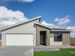 1950 SW Besra Dr, Mountain Home, ID 83647