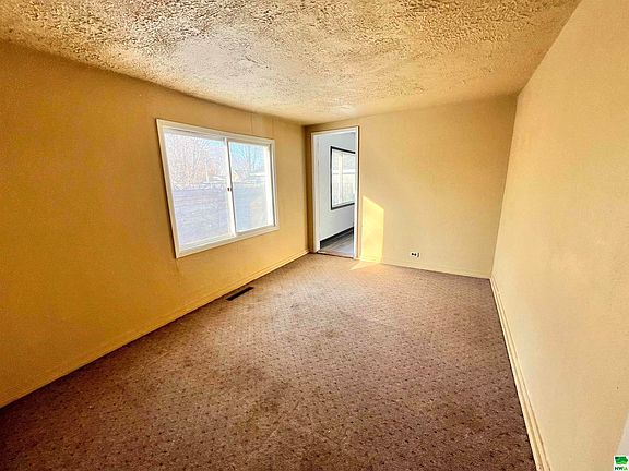 5th image of 704 Grand Ave