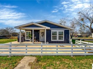 400 Storts St, Poth, TX 78147