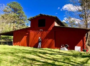 351 Richburn Dr, Cedar Mountain, NC 28718