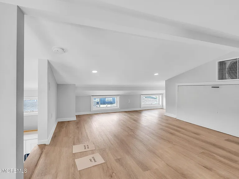 24 E Penguin Way — Photo 14