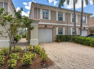 5429 Cove Cir #109, Naples, FL 34119