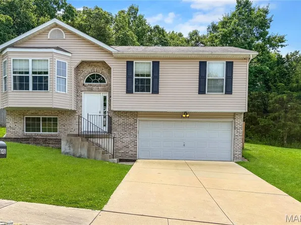 5646 Hawks Landing Dr, Hillsboro, MO 63050