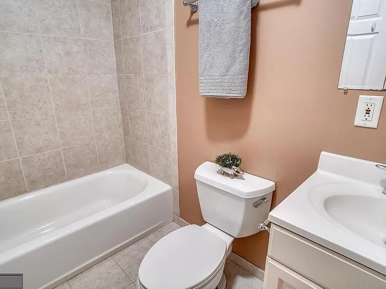 1462 Spring Rd NW #B — Photo 14