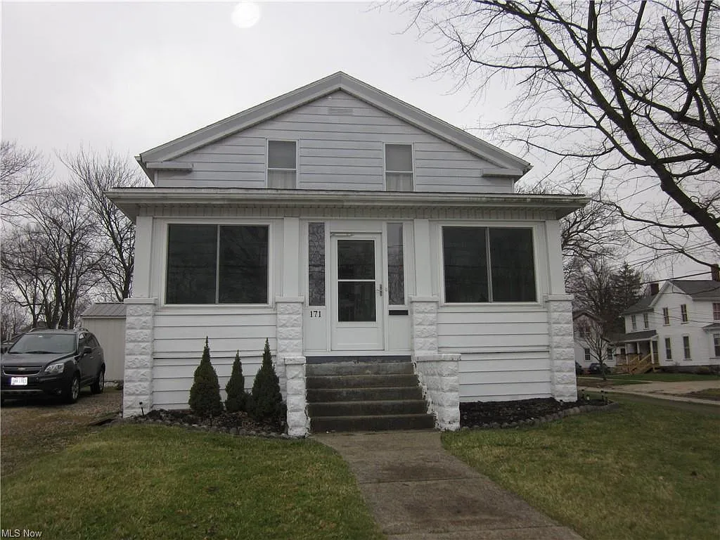 171 E Riddle Ave photo 1