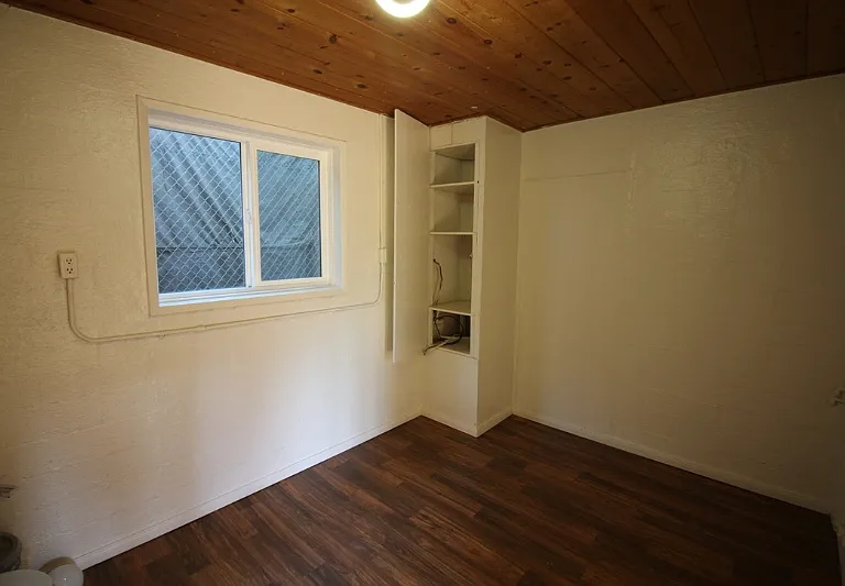 1008 Tourmaline St — Photo 11