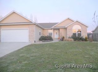 418 Mayapple Gln, Chatham, IL 62629