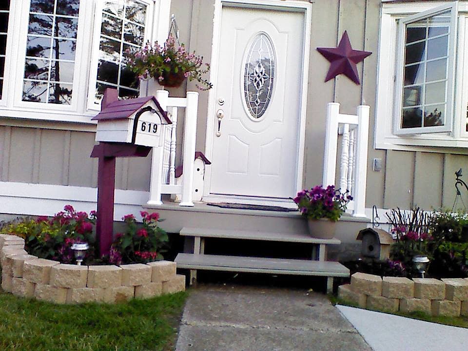 1st image of 1057 Whitesville Dr