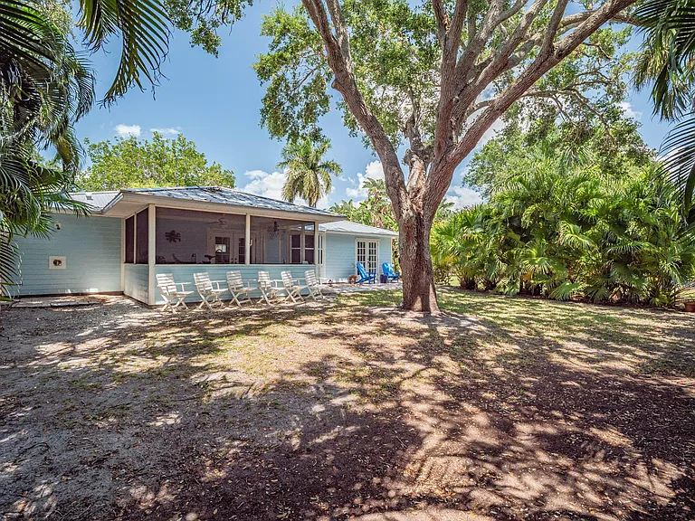 1075 Morningside Dr — Photo 38