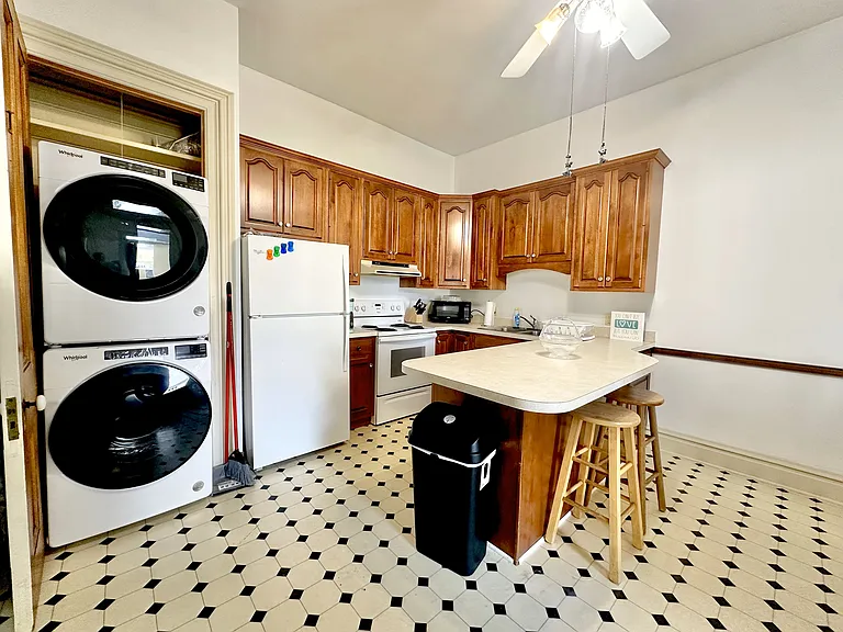 573 Bloom St #103 — Photo 7