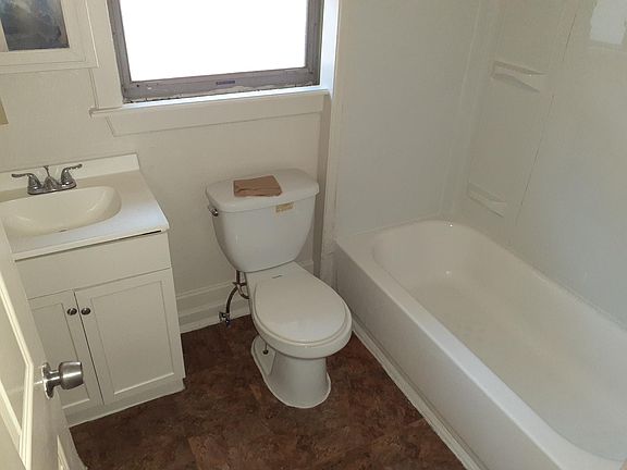 2nd image of 2737 Askew Ave
