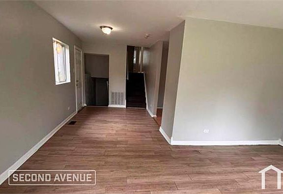 2nd image of 1211 W 110th St