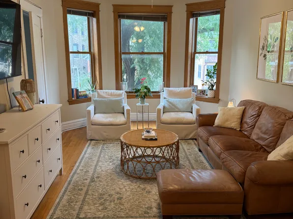 902 W Wrightwood Ave #2W, Chicago, IL 60614