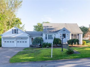 9 Cannon St, Cranston, RI 02920