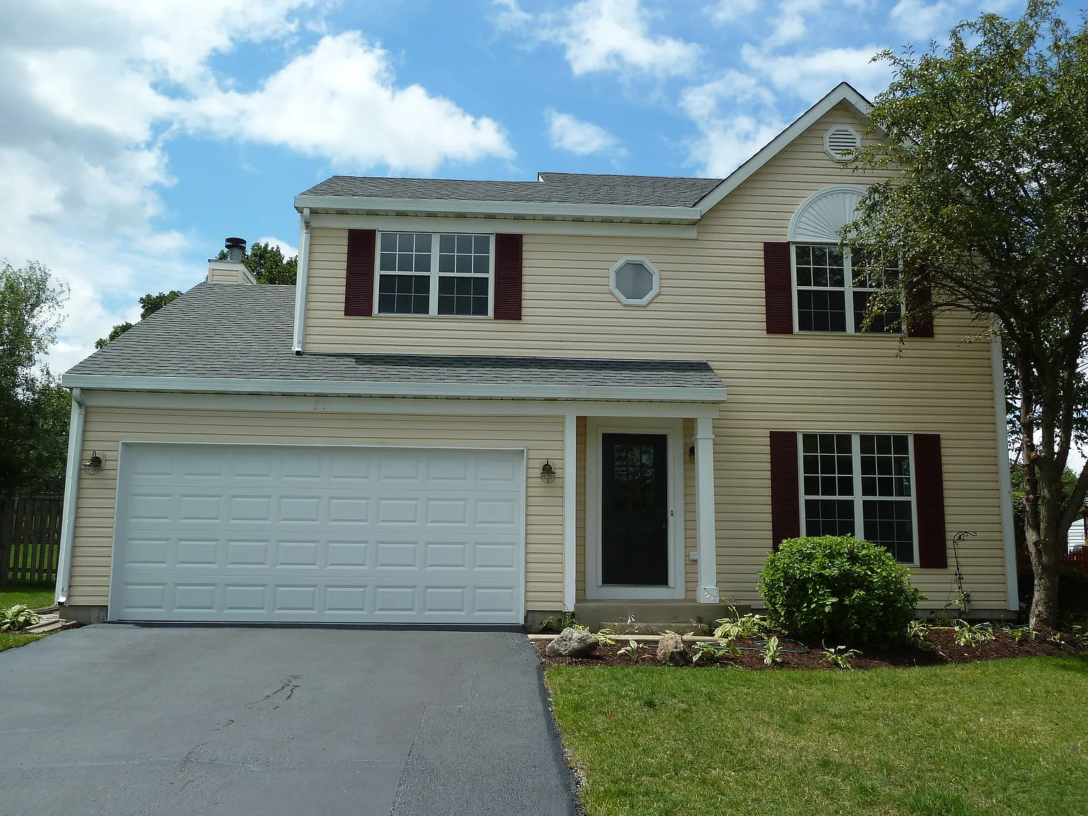 211 Yvonne Ct photo 1