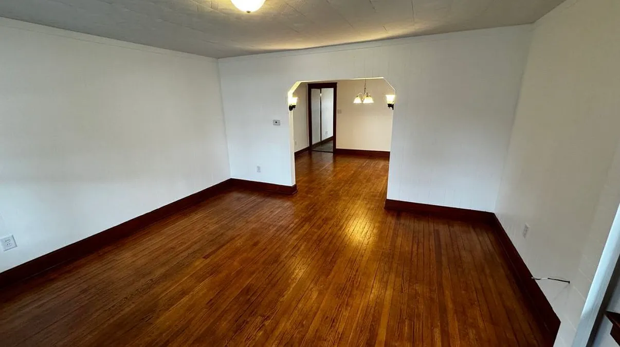3 bed, $1,500 — Photo 3