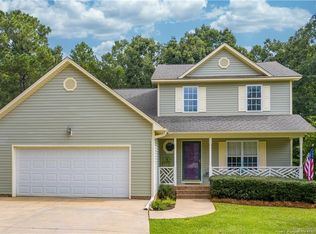 555 Victoria Hills Dr S, Fuquay Varina, NC 27526