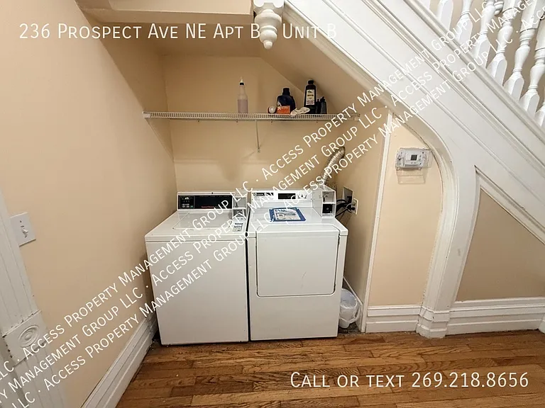 236 Prospect Ave NE #B — Photo 15