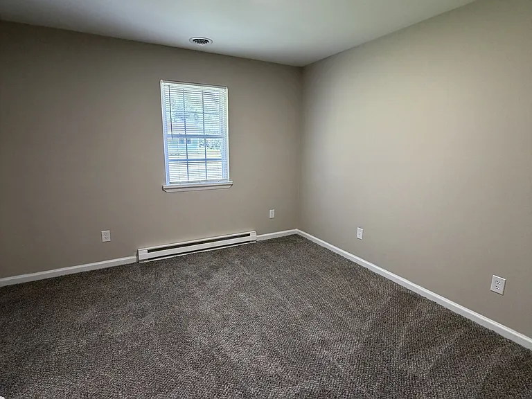 304 Elizabeth St — Photo 13