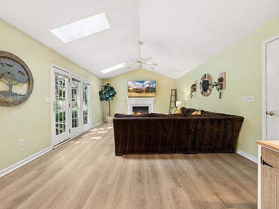 3rd image of 4518 E Island Pines Dr