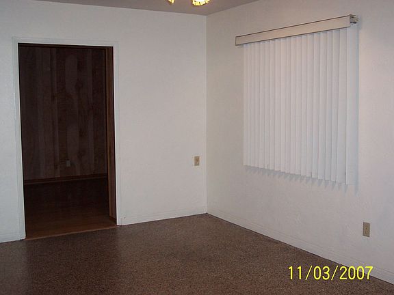 Dining room leading into family room