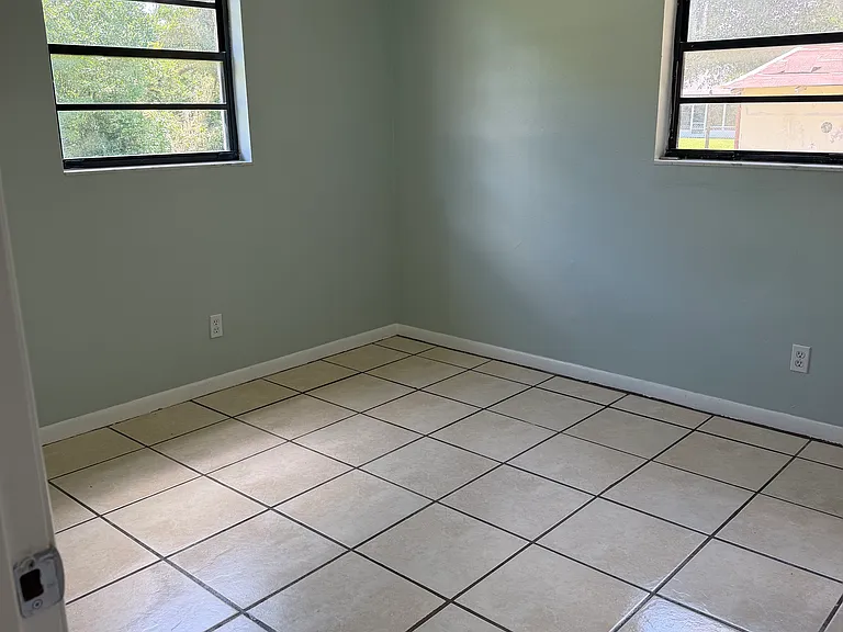 8709 Navajo Ave — Photo 3