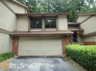 884 Disney Ct, Stone Mountain, GA 30088