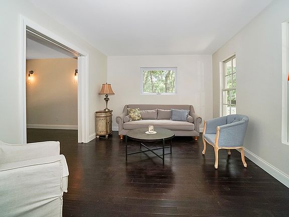 3rd image of 15 Jefferson St