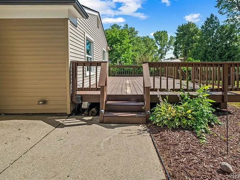 51205 Fairlane Dr — Photo 24