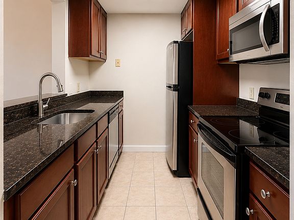 3rd image of 1280 W Peachtree St NW APT 901