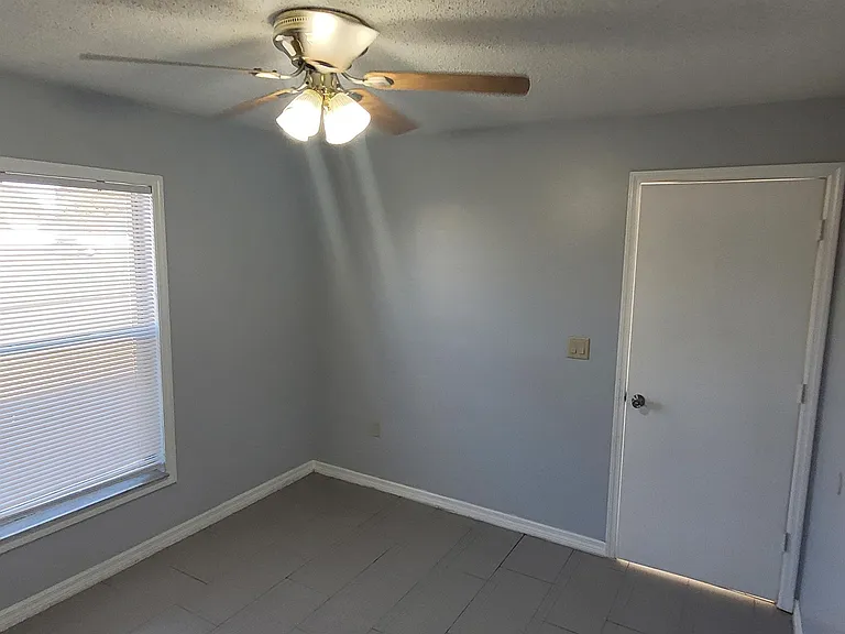 324 Clearwater Ln — Photo 14
