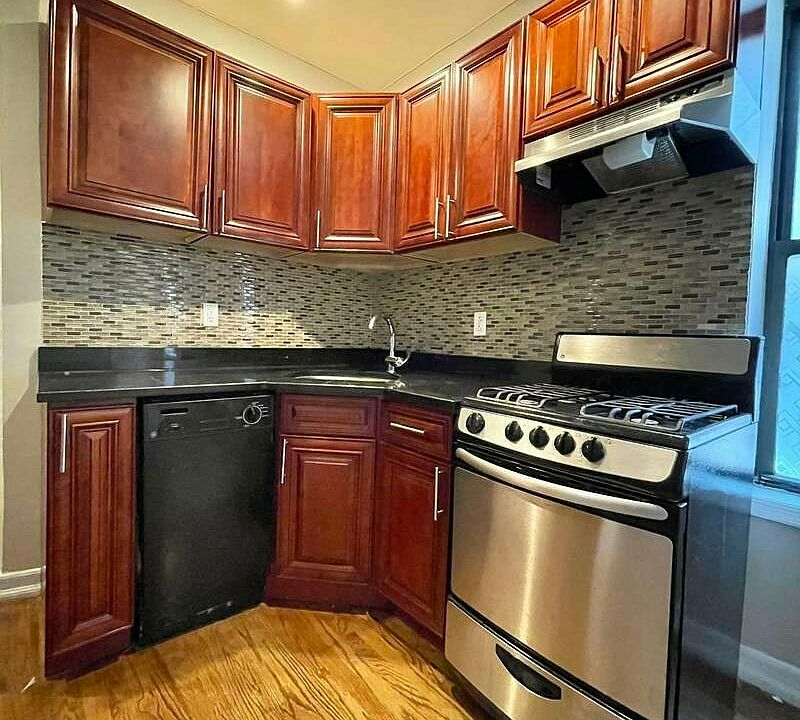 1st image of 326 E 78th St APT 17