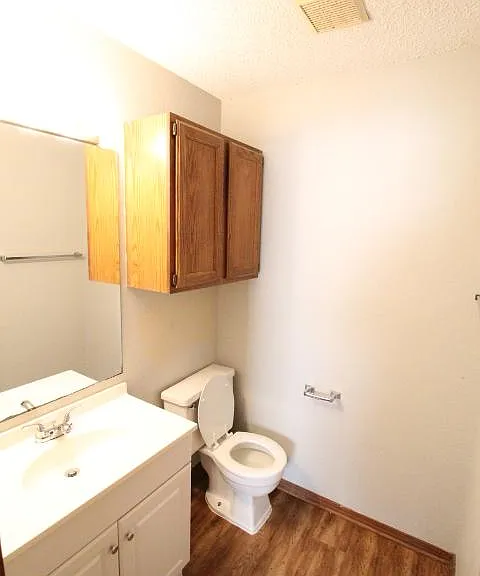 718 Swan Lake Rd — Photo 7