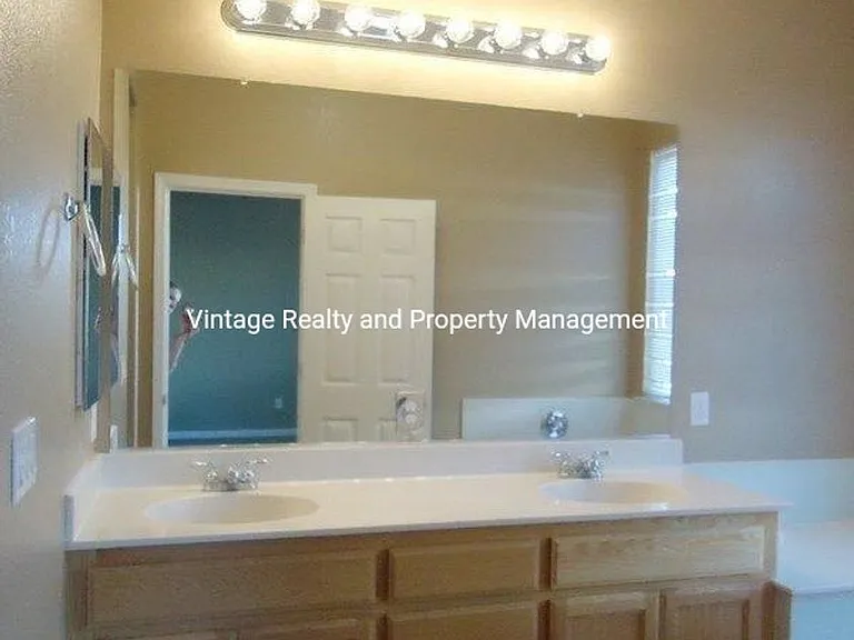 1473 Swallow Tail Ln — Photo 9