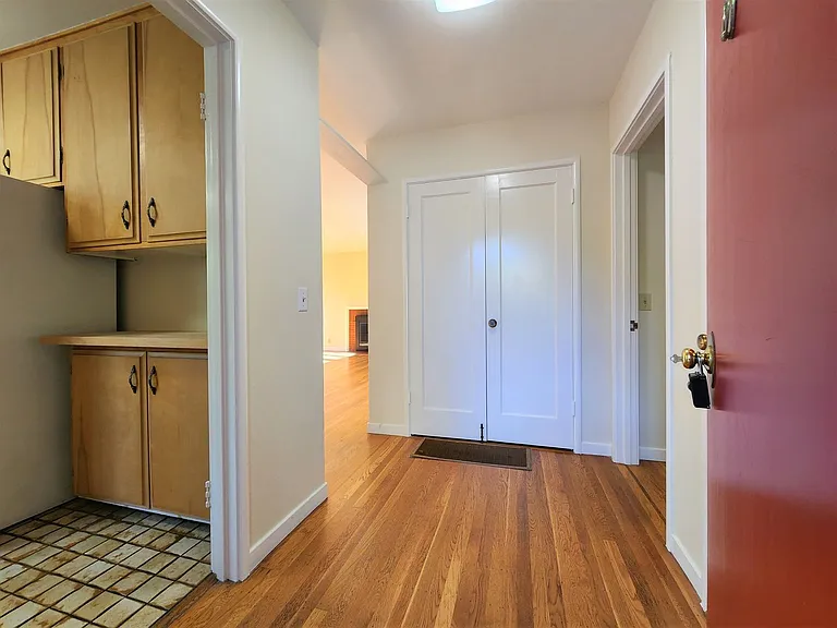 329 Colorado Ave — Photo 3