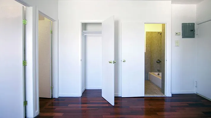 Rented by Nooklyn NYC LLC | media 6