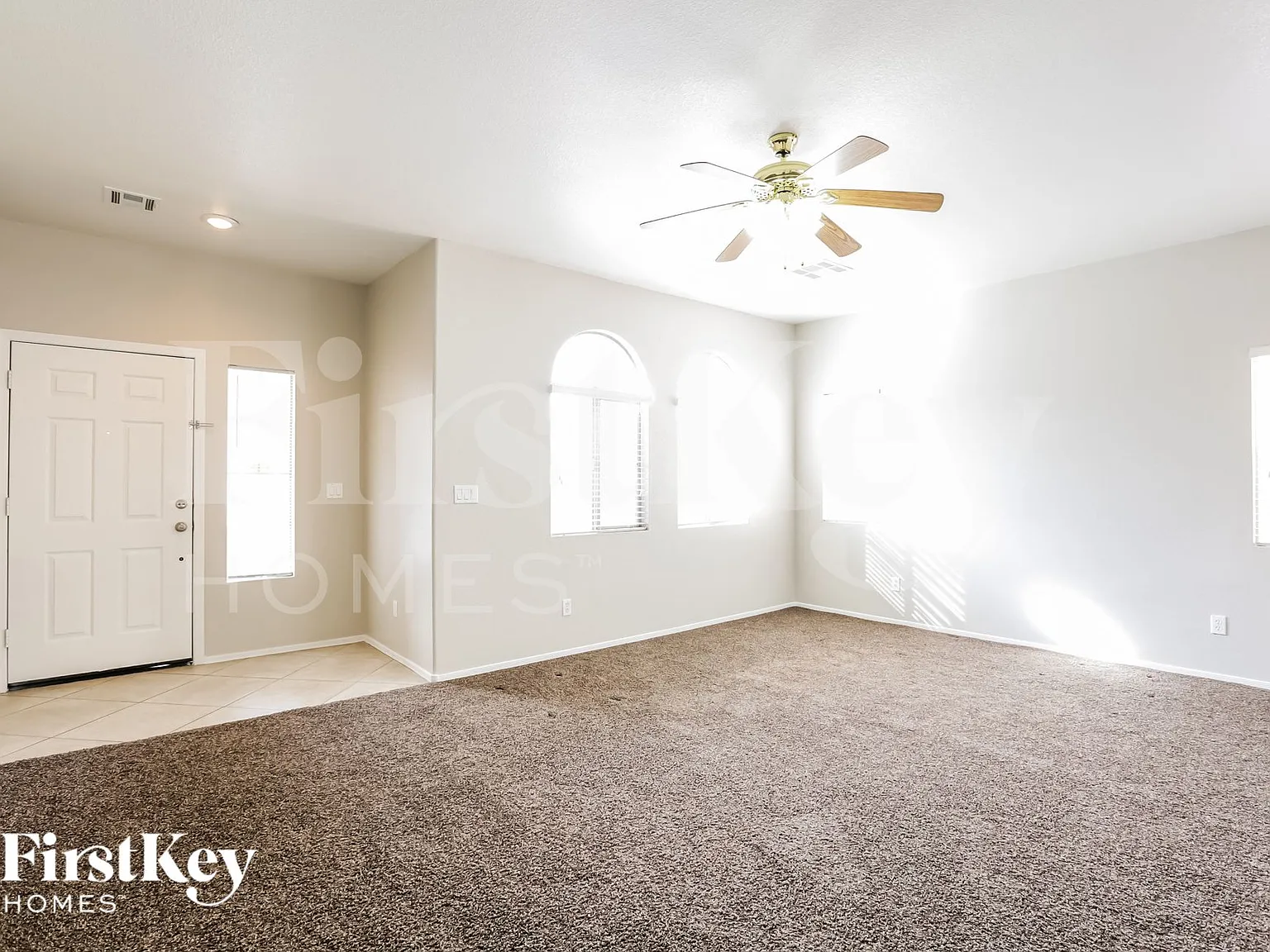 3 bed, 2.0 bath, 1910 sqft, $2,195 — Photo 3