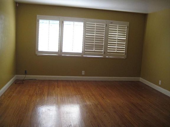 5th image of 513 Acacia St