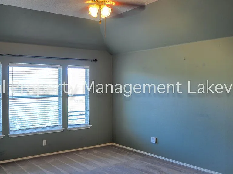 7500 Waterside Pl — Photo 30